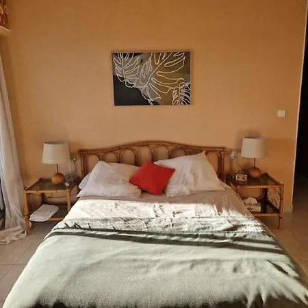 Familial T2 Vue Apartment